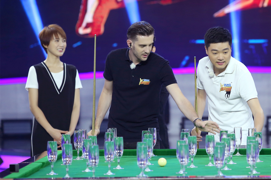 他在关键时 他在关键时